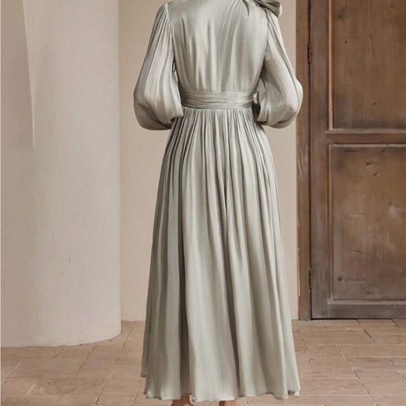 Elegant Olive Green Women's Dress - Picture 8 of 8
